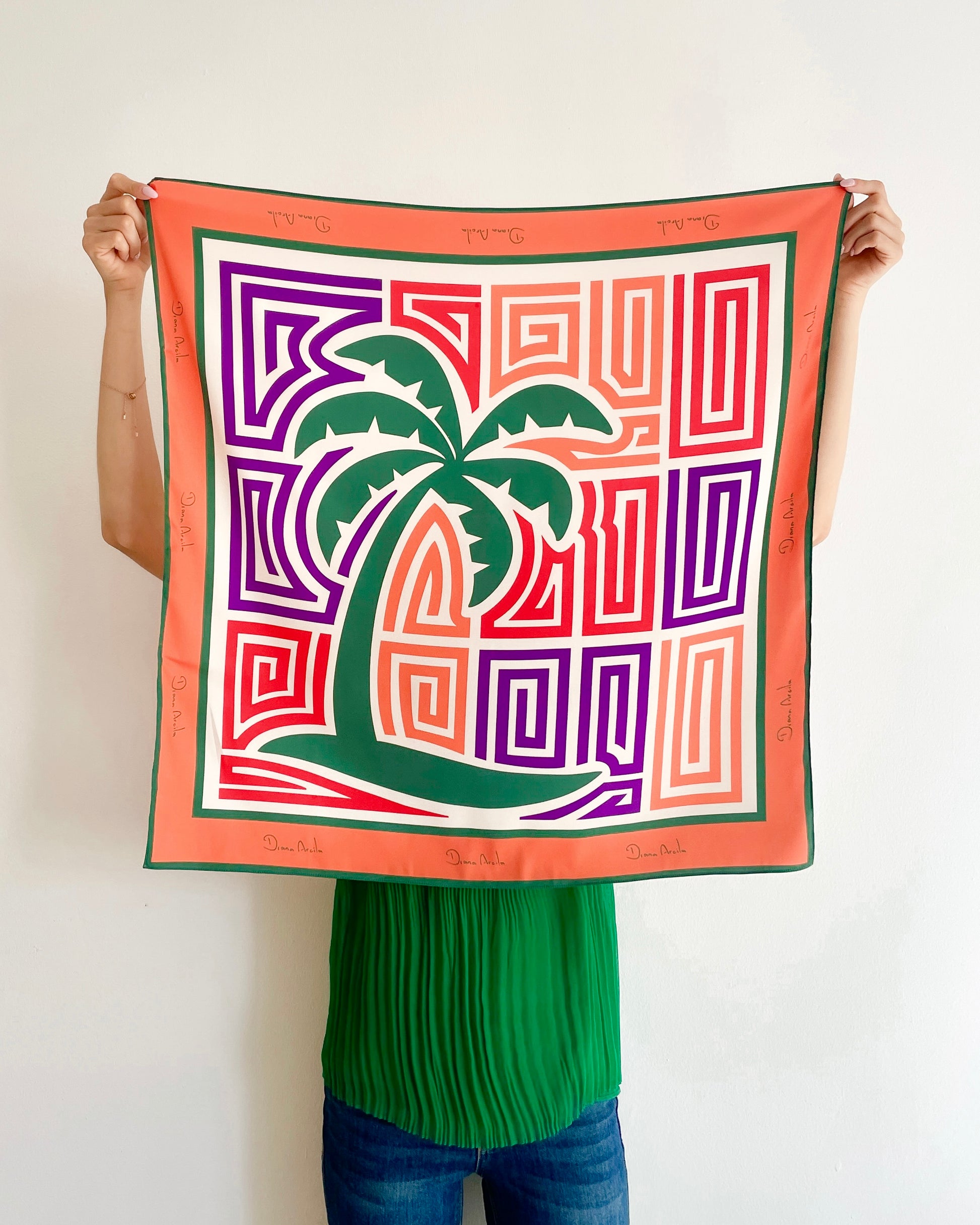 (Copia) Toucans Silk Scarf