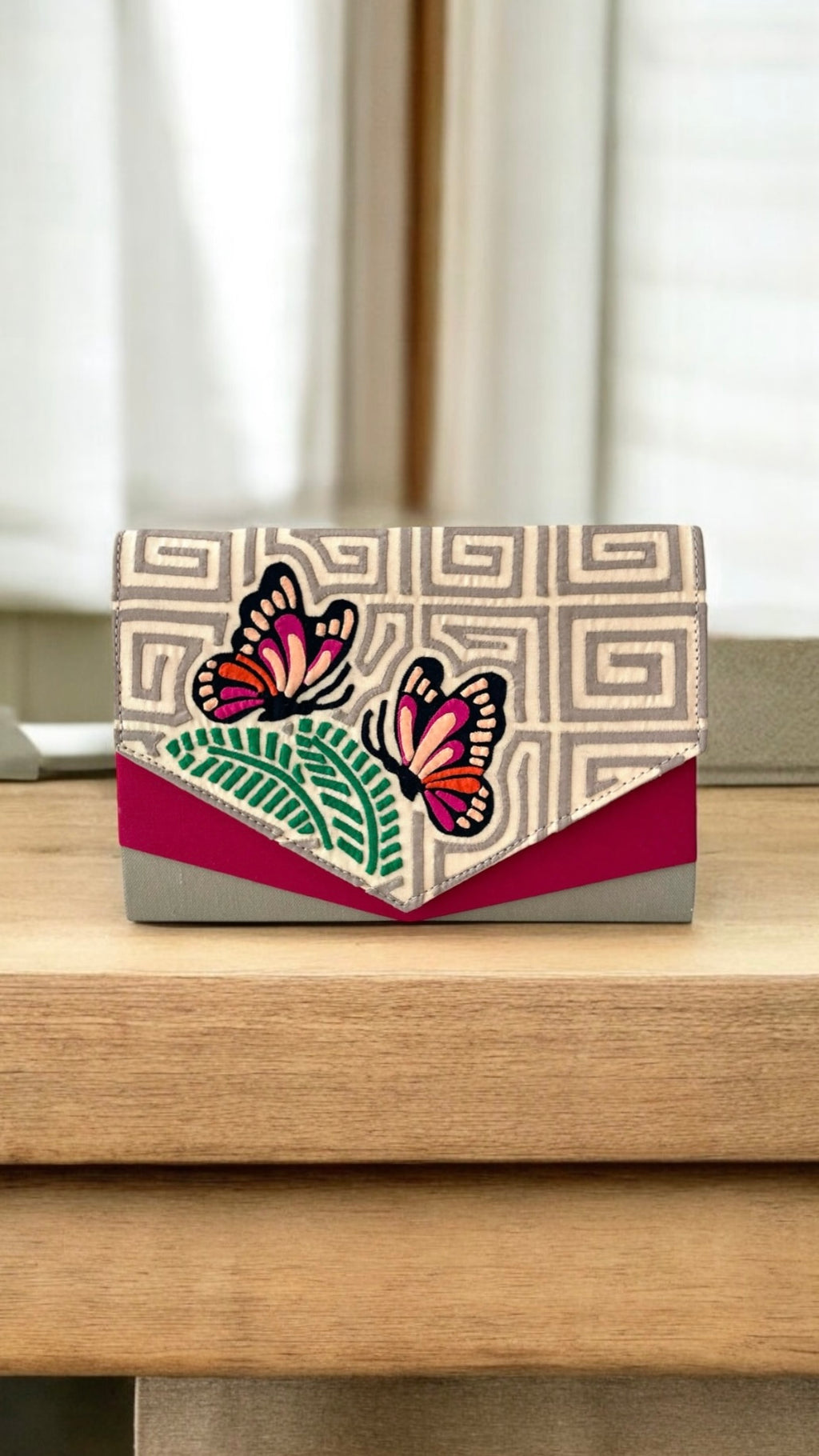 Butterfly Clutch 1