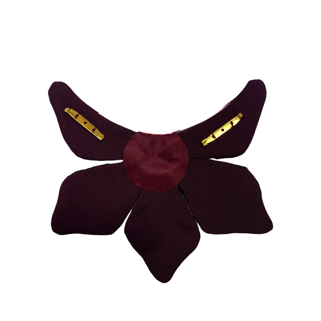 Mola flower brooch