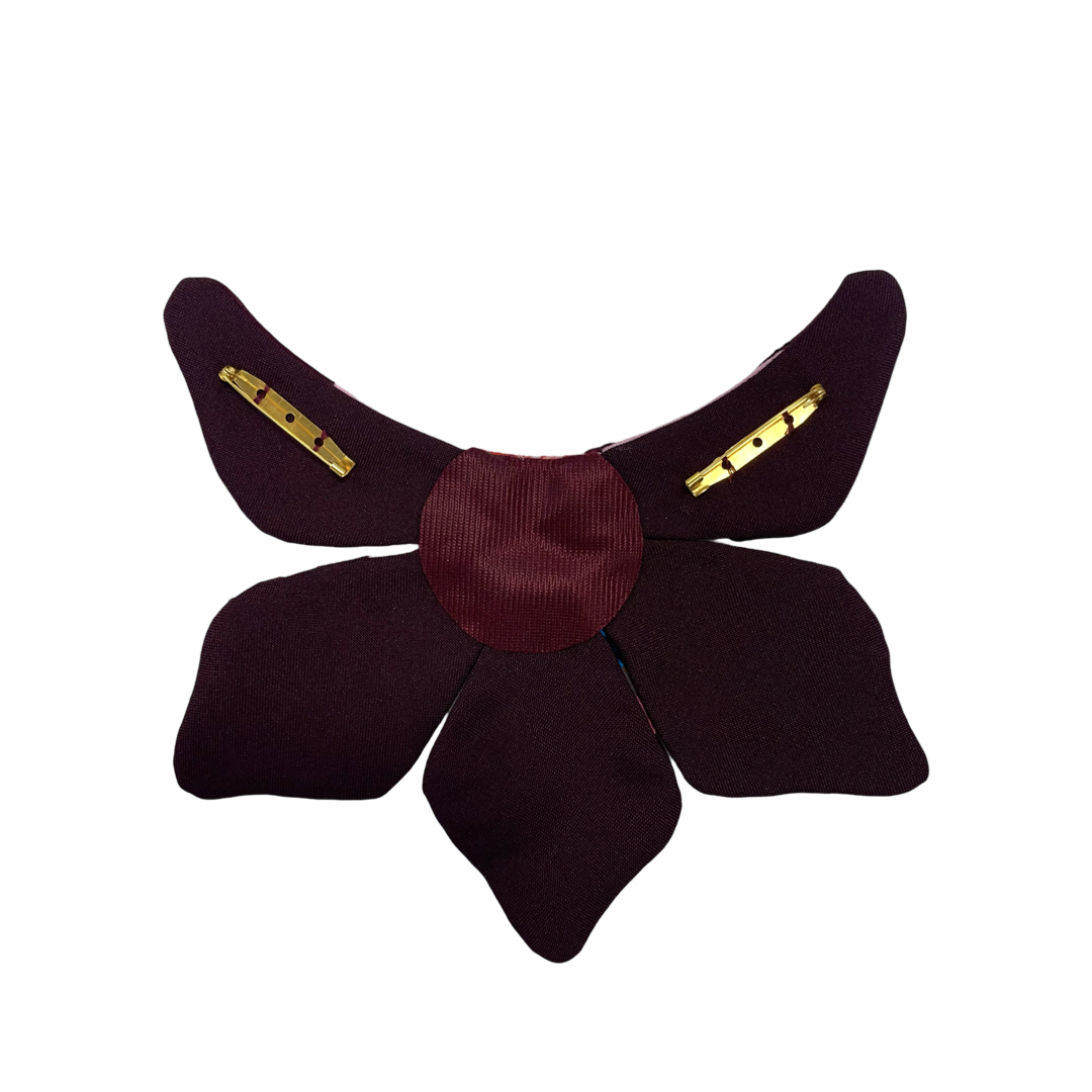 Mola flower brooch