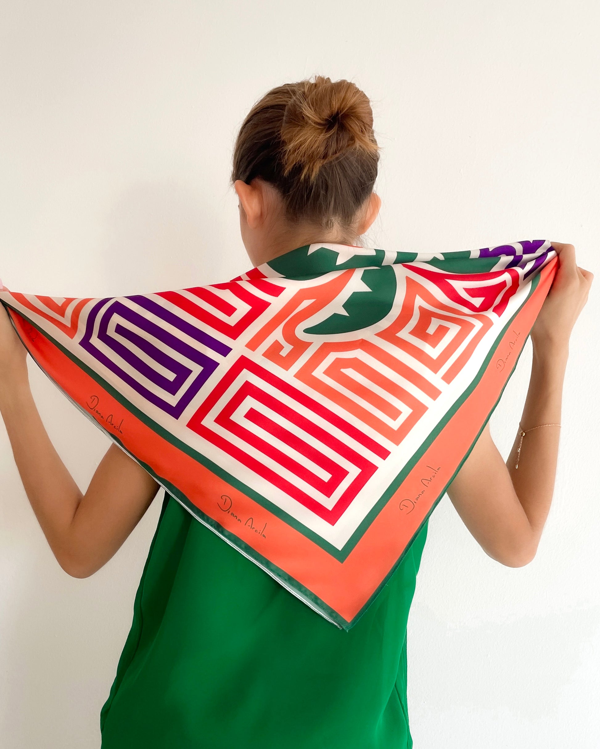(Copia) Toucans Silk Scarf
