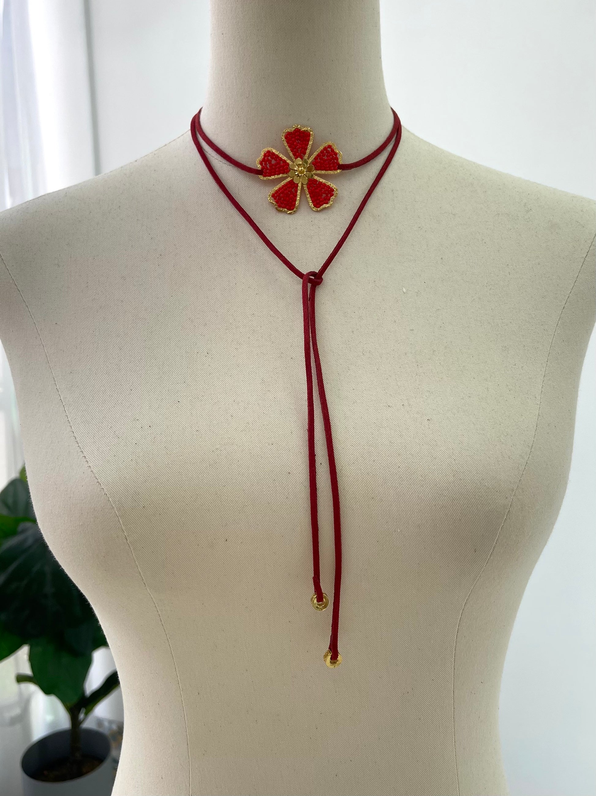 Flower choker