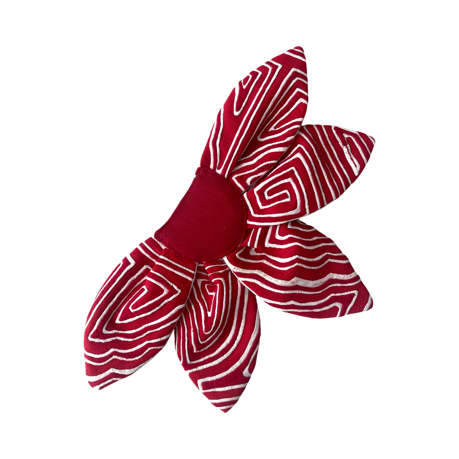 Mola flower brooch