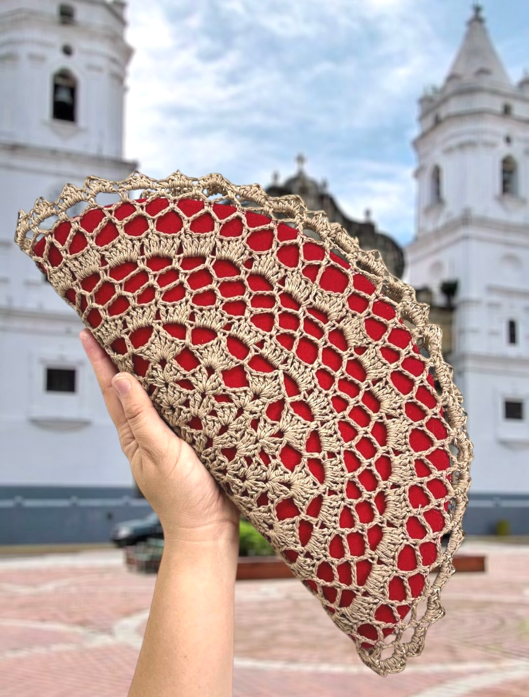 Media luna Clutch