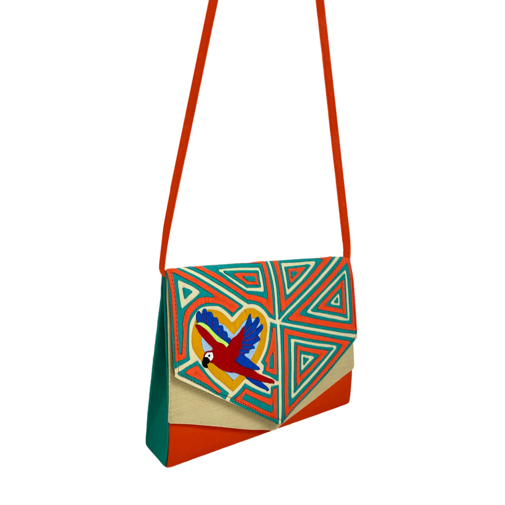 Macaw Clutch