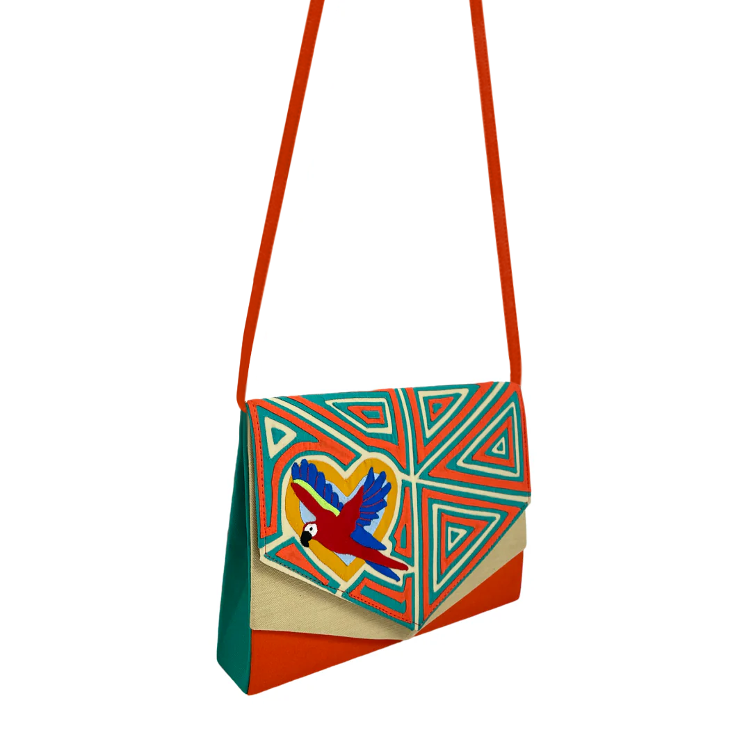 Macaw Clutch