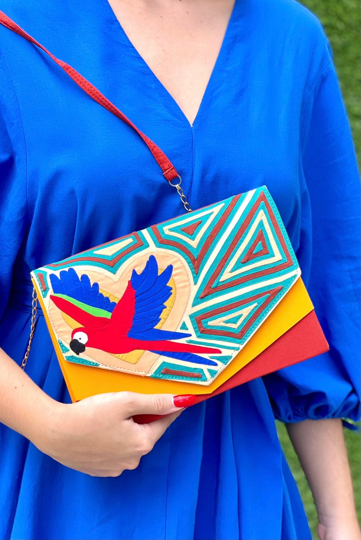 Macaw Clutch