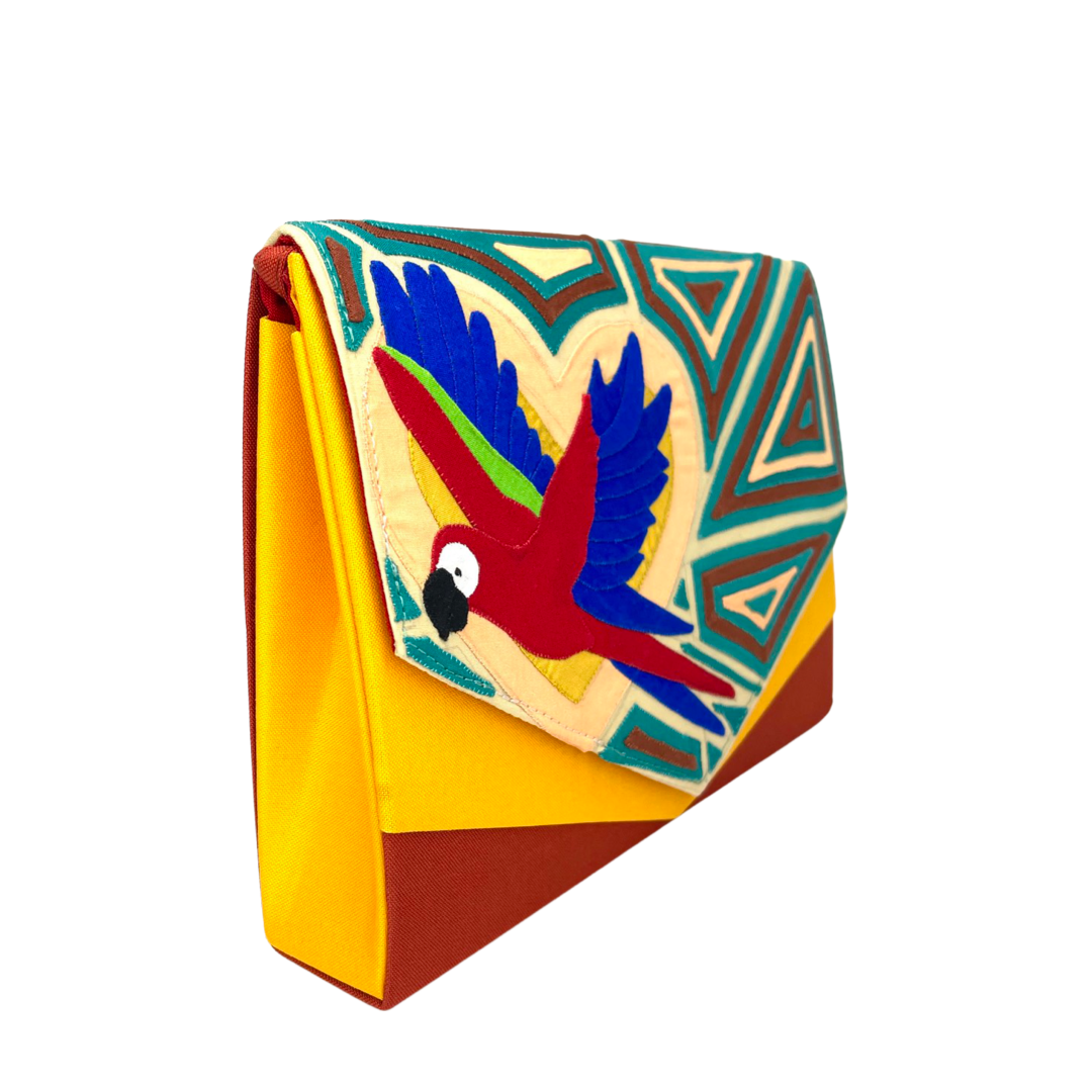 Macaw Clutch