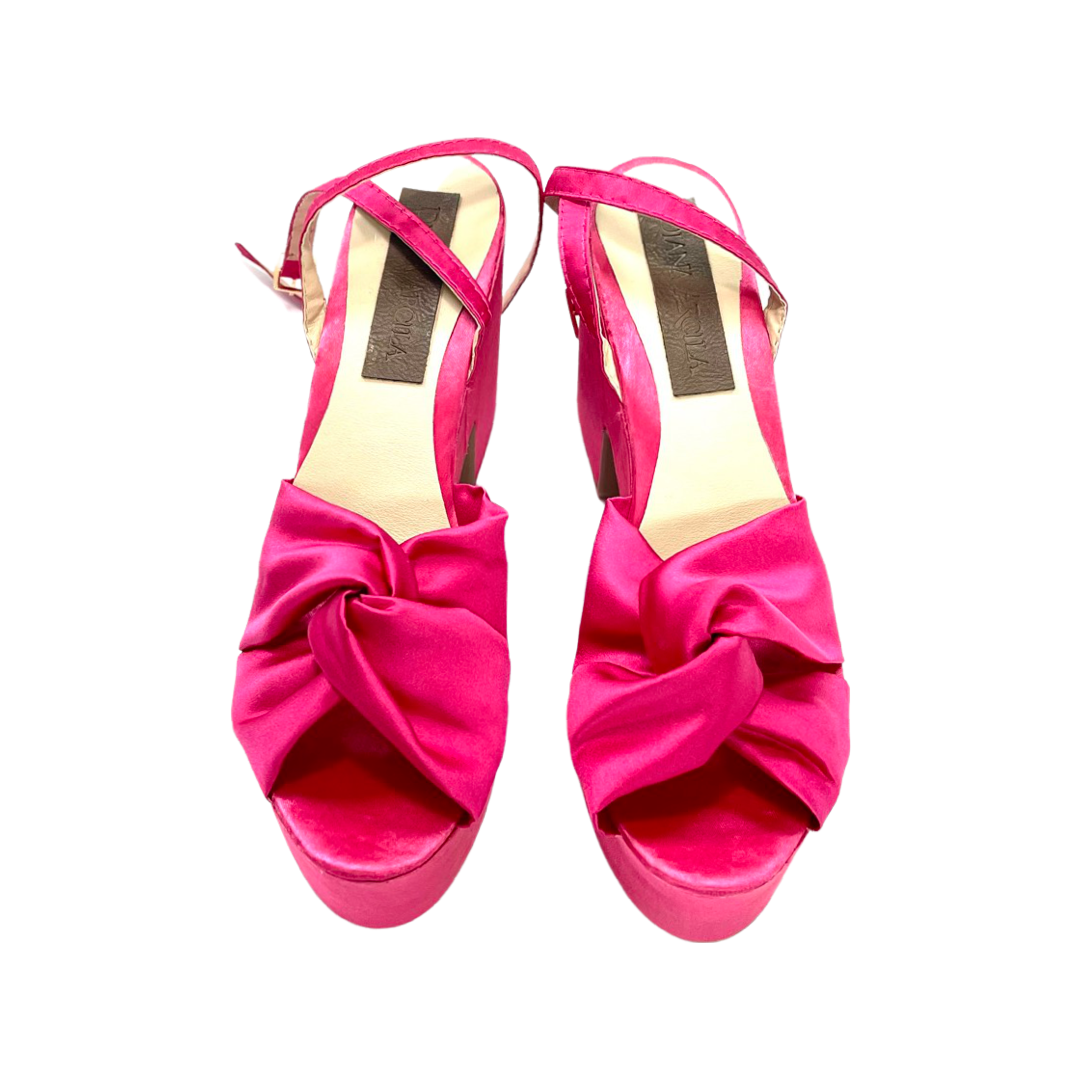 Pink platform